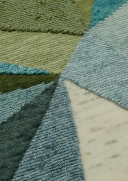 Triangulation Olive Mystic